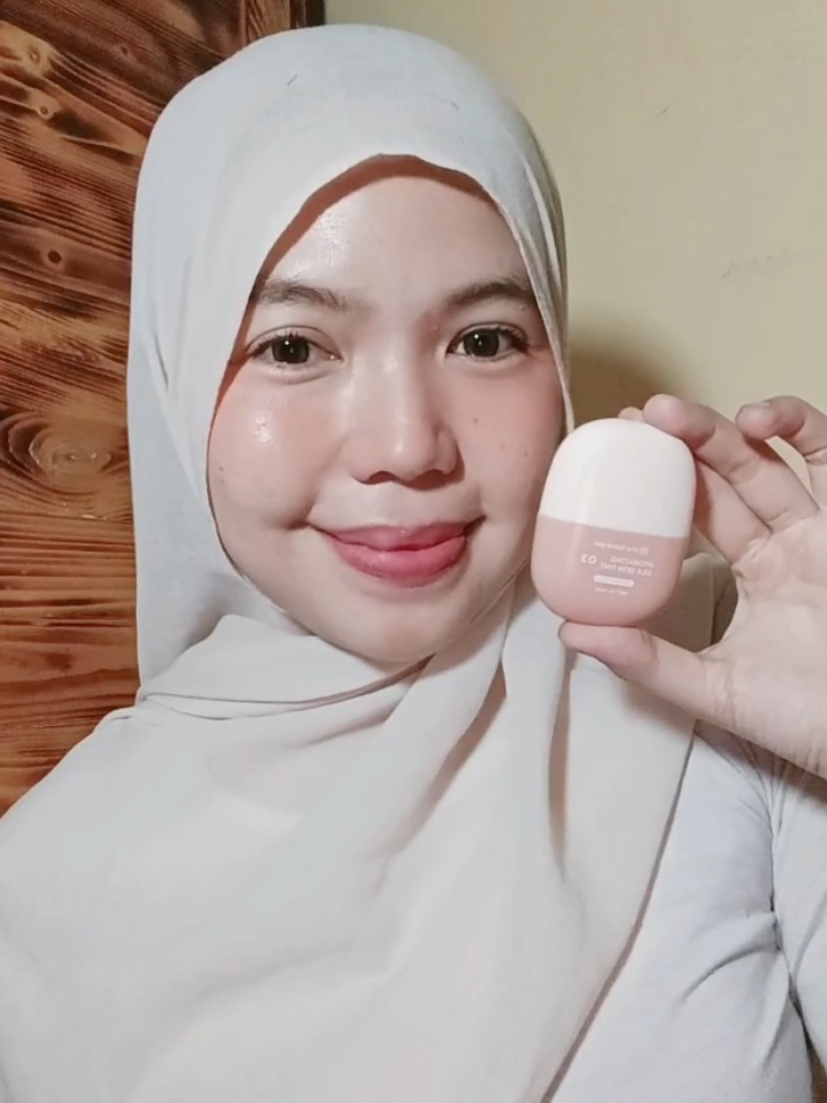 TikTok post by @vinanila for Madame Gie Cosmetics. Caption reads: tim satset wajib cobainn ini sihh ✨😍🌸 #madamegie....