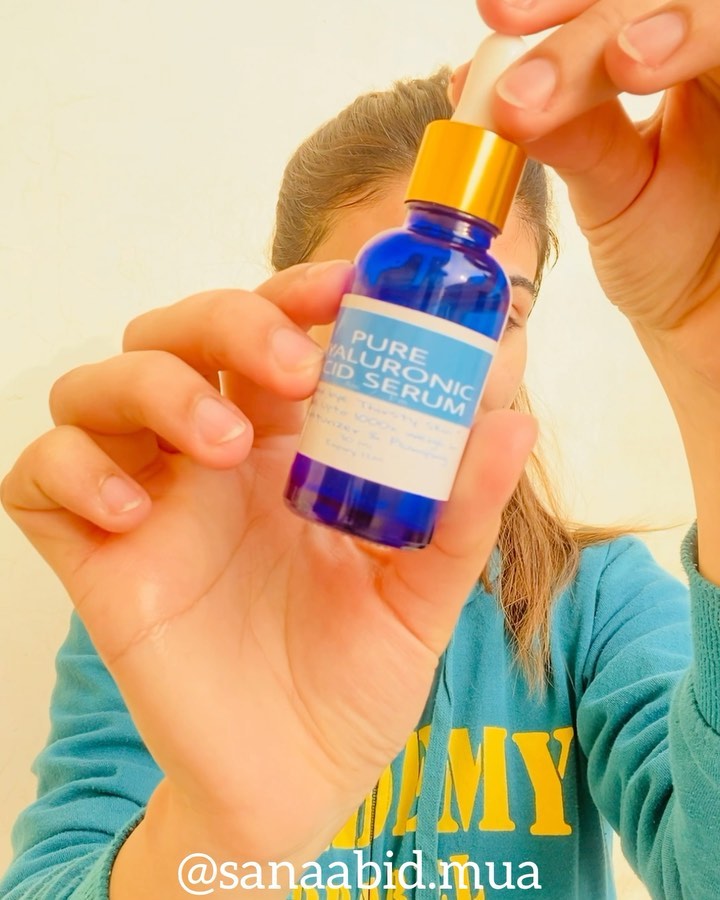 Instagram post by @sanaabid.mua for FWOrganics. Caption reads: [...] care by using only 2-3 products 🤩 by....