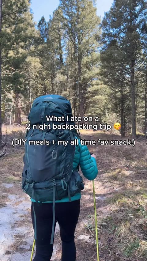 Instagram post by @kellyinthemtns for Snak Club. Caption reads: [...] the trip: The trail & snack mix from....