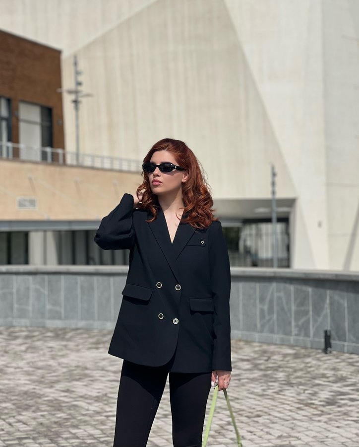 Instagram post by @dianatevzadzee for Kuoser. Caption reads: Blazer @kuose_official_ 🖤
Pants @lissmomo_us....