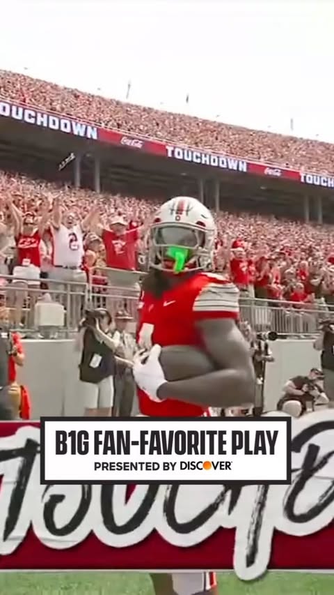 Instagram post by @bigtennetwork for Discover. Caption reads: [...] Smith back in the end zone 🙌 📍 @discover....
