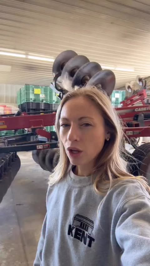 Instagram post by @farmwithzoe for Shell Rotella. Caption reads: [...] can save us some cash! Stock up on....