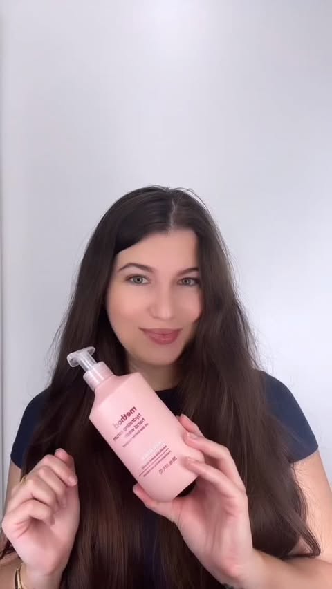 Instagram post by @viv_beautiful for method. Caption reads: Swapped my drying hand soap for the method....