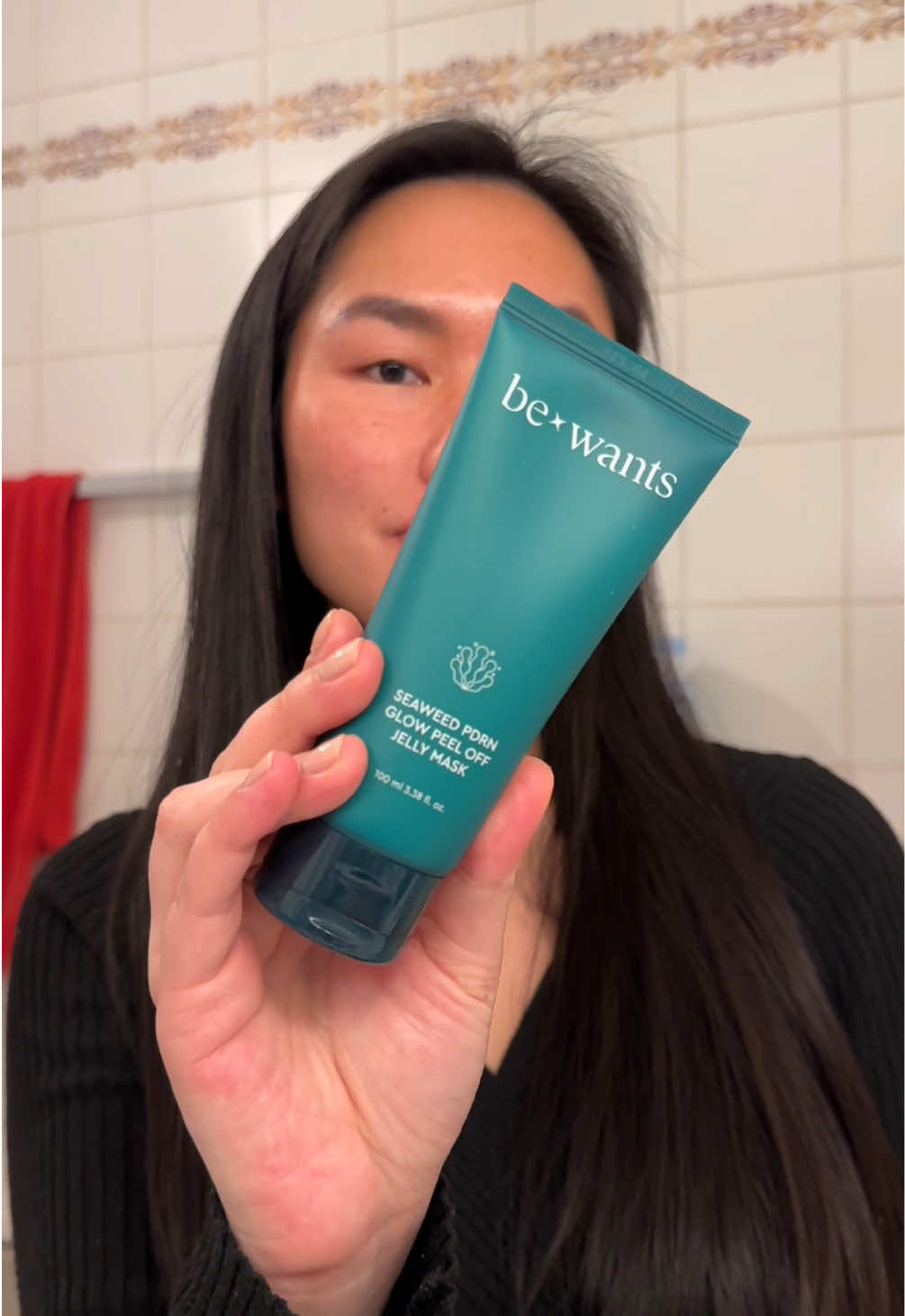 TikTok post by @leeryugc for Picky. Caption reads: [...] the perfect mermaid skin 🧜‍♀️ Gifted by....