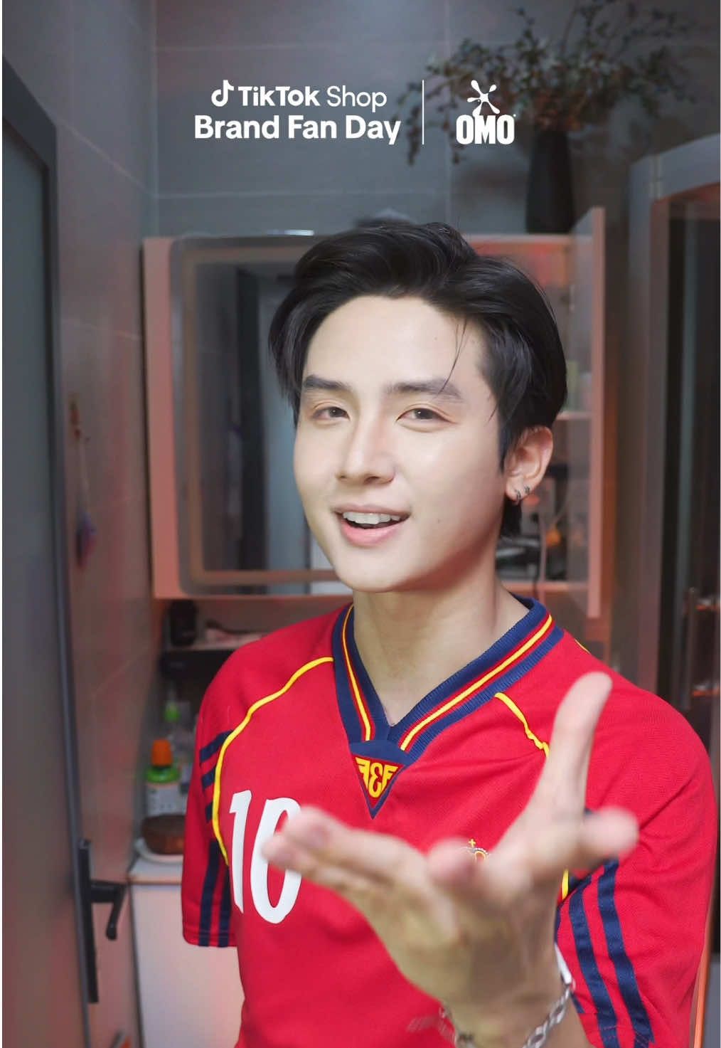 TikTok post by @naky.nhatky for Unilever. Caption reads: [...] để mua vàng với các deal của @Unilever -....