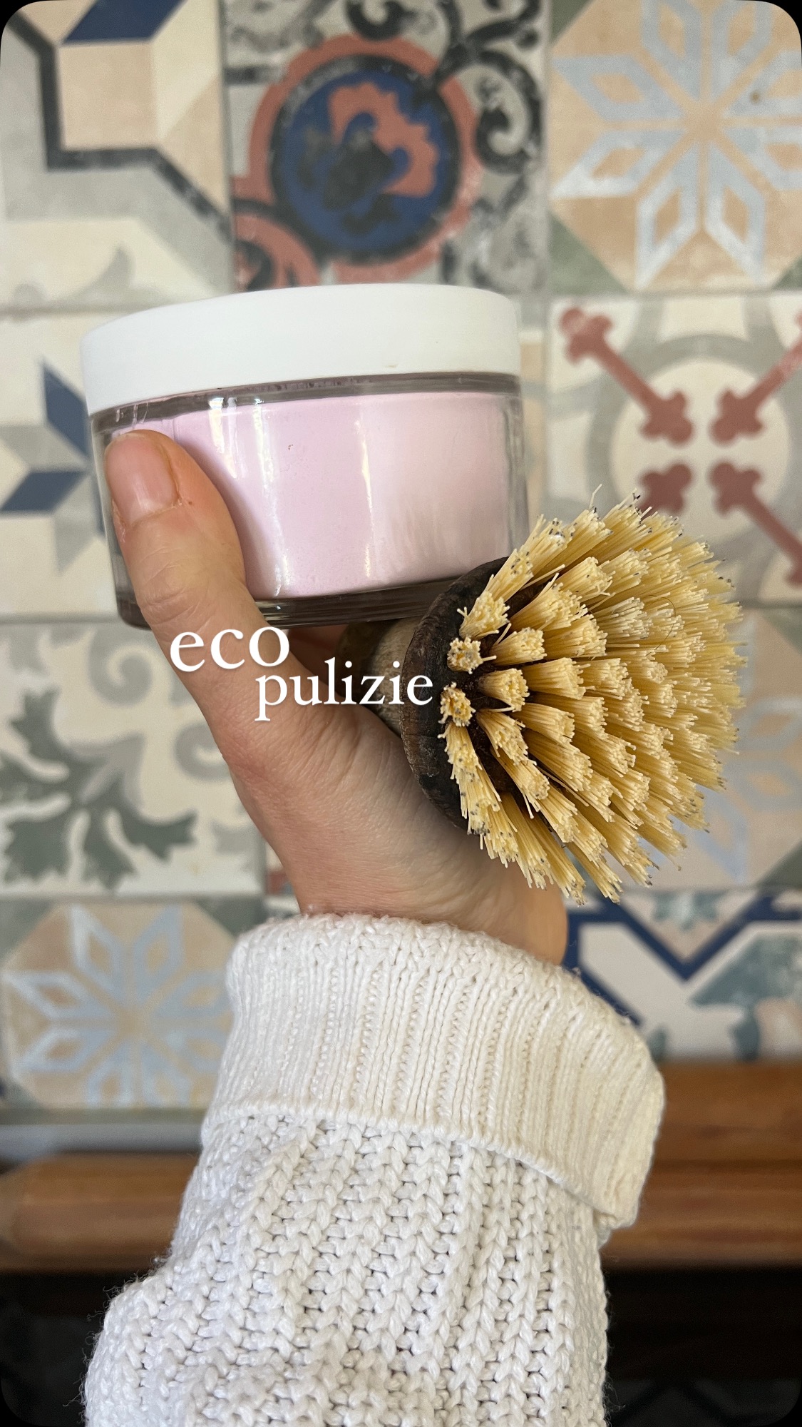 Instagram post by @eco_vegan_mama for everdrop. Caption reads: ✨ LA PULIZIA CHE FA BRILLARE TUTTO! ✨

Nuova, rosa....