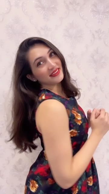 Instagram post by @shatabdi_222 for Himalayan Organics. Caption reads: Fall in love with your hair again! 

Himalayan....