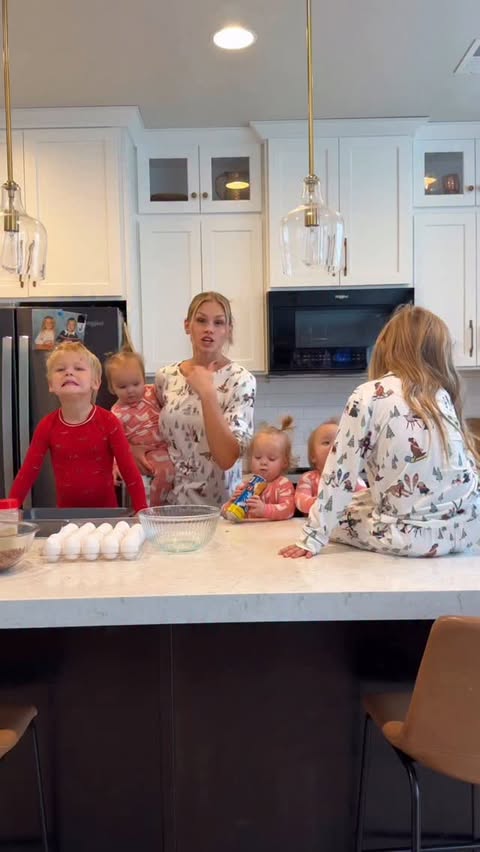 Instagram post by @its.ashleyhenson for Whirlpool. Caption reads: [...] your family and thank me later. 😏 The....