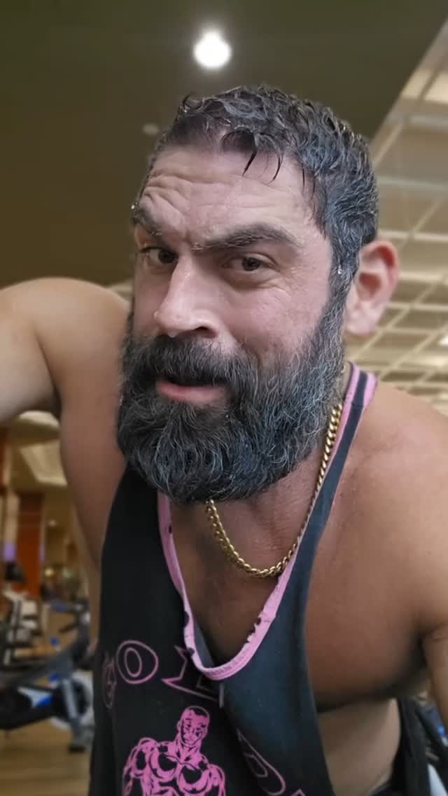 Instagram post by @brettazar for Elite Athletic Gear. Caption reads: These headbands from @EliteAthleticGear are a game....