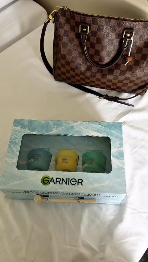 Instagram post by @mrsnurdiary for Garnier Nederland. Caption reads: Thank you for the cool experience @garniernl 💖....