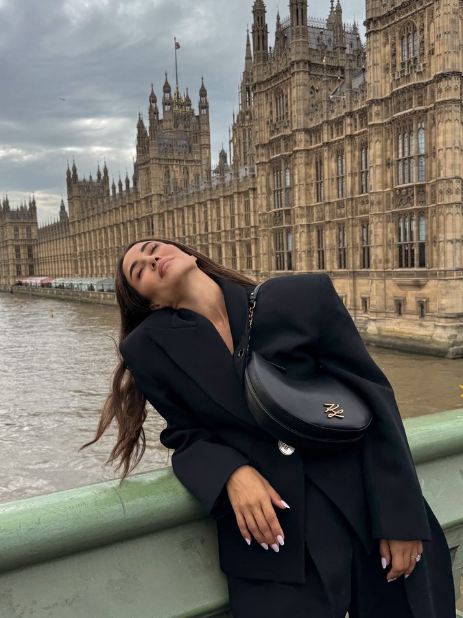 Instagram post by @tamara for KARL LAGERFELD. Caption reads: London makes my heart beat faster @karllagerfeld....