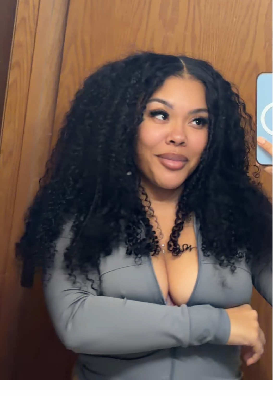 TikTok post by @znuie for Megalook. Caption reads: Me likeyyyyyy @Megalookhair shop x @Megalookhair....