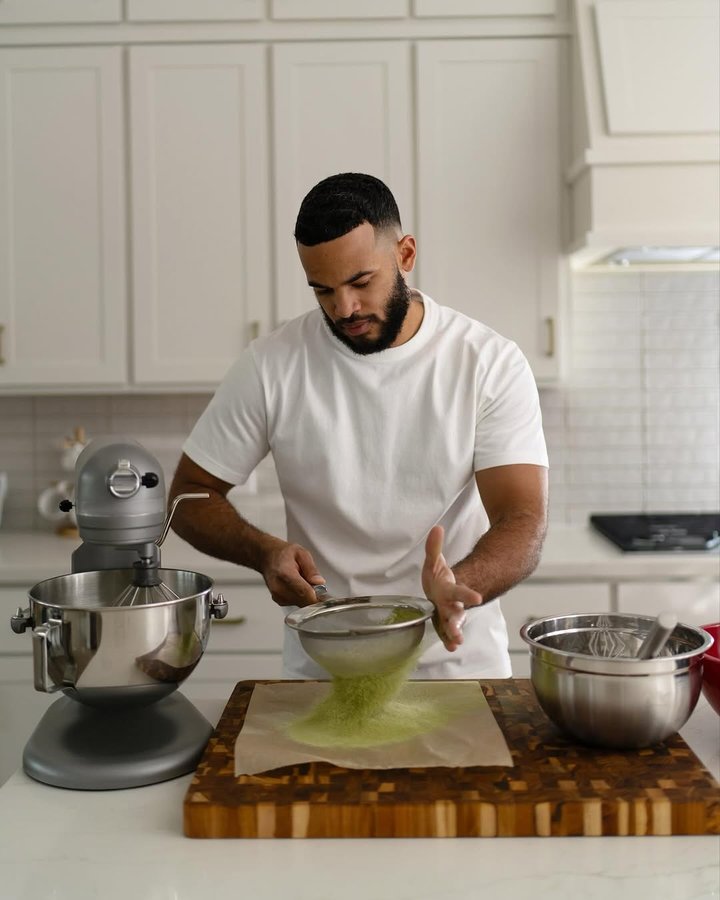 Instagram post by @desmondscott for Fidelity Investments. Caption reads: Like a good recipe, there are keys things to....