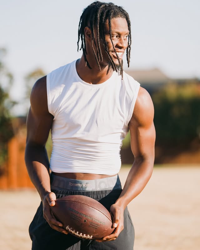 Instagram post by @1.issue for Tommy John. Caption reads: Comfort you can count on, no matter the play..