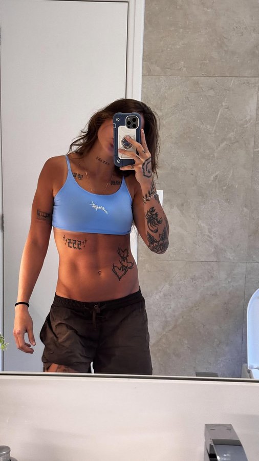 Instagram post by @miacarvalhoo for Growth Supplements. Caption reads: [...] do vídeo vocês acham na  @growthsupplements....