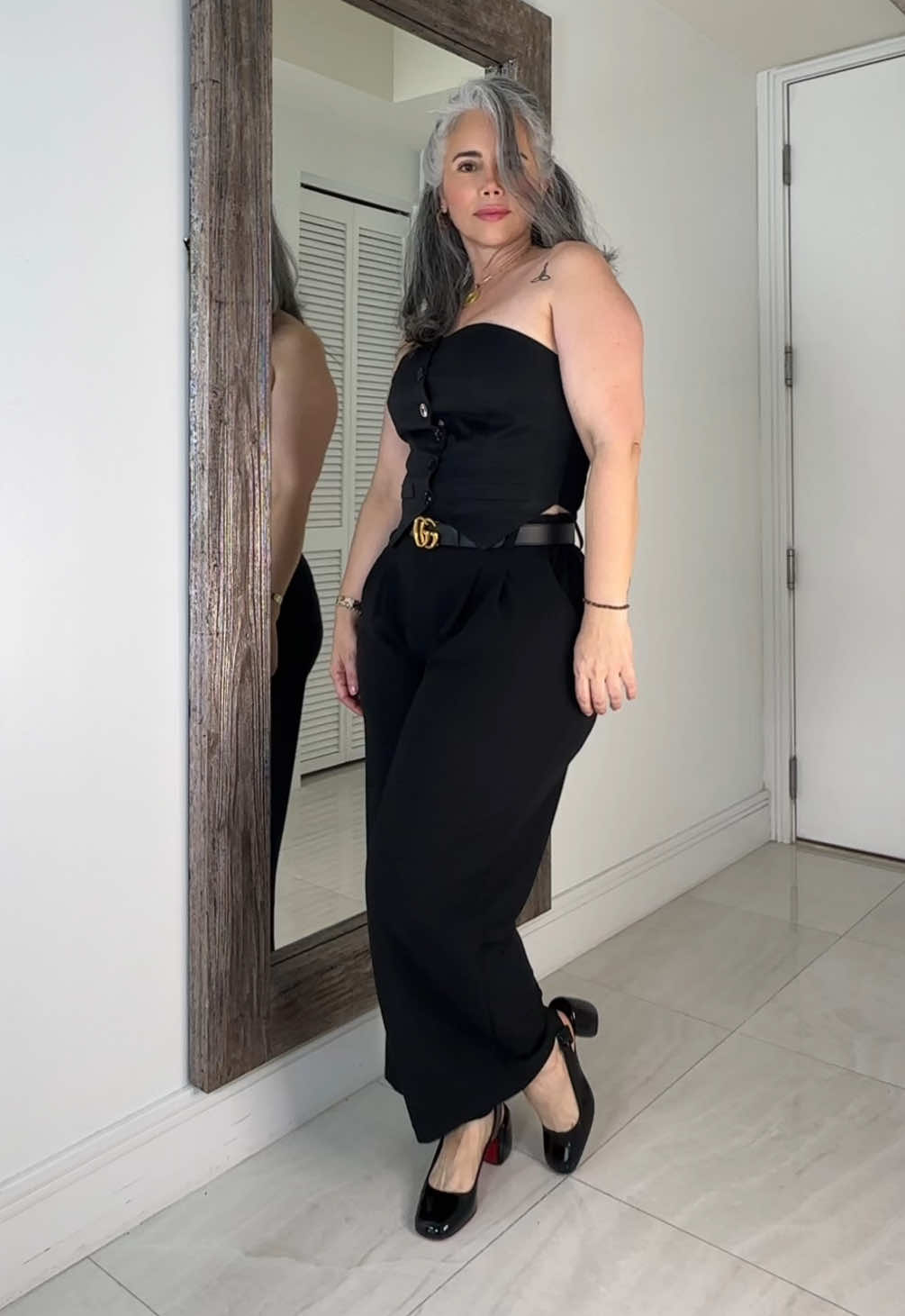 TikTok post by @doctoramiel for ChicMe. Caption reads: Este outfit es un escándalo de bello 😍.....