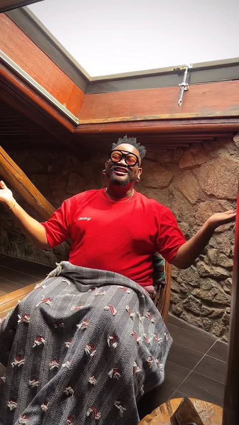 Instagram post by @harmonihie for Closeup. Caption reads: [...] with myself and my favorite brand....