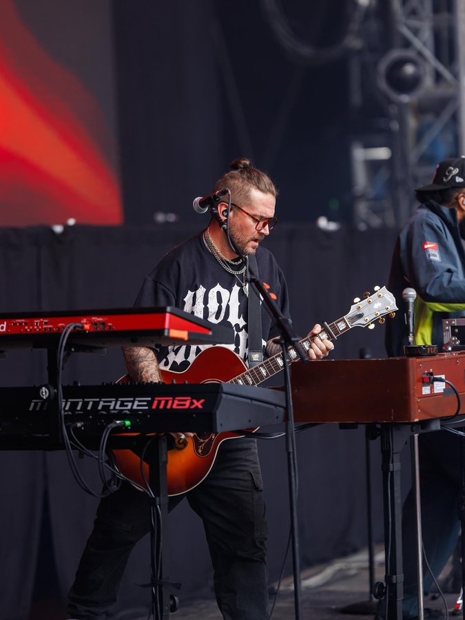 Instagram post by @mattferrantimusic for Gibson. Caption reads: Mad love to @officialgibsongarage for rushing into....