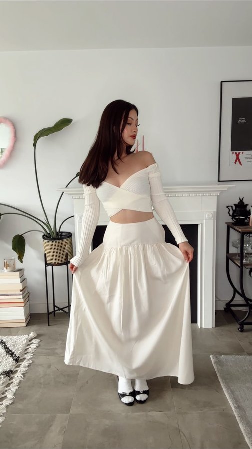 Instagram post by @chloebunnie_ for Belle And Bloom. Caption reads: [...] me ft. the most GORGEOUS outfit from....