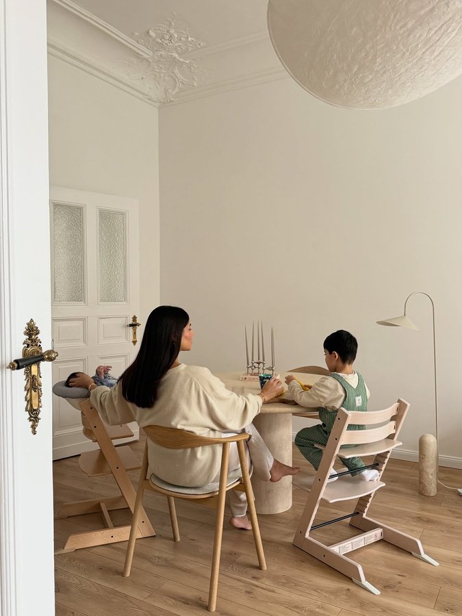 Instagram post by @aaylingk for Stokke. Caption reads: Family time hits different when we’re all at the....