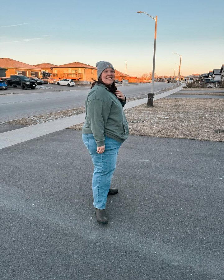 Instagram post by @flabulouslo for Universal Standard. Caption reads: @universalstandard denim drive ends tomorrow! i’ve....