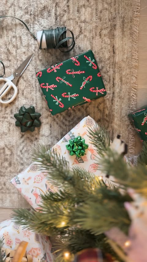 Instagram post by @heysarahdarling for Best Buy. Caption reads: Found the gift for the guy who loves tech almost....