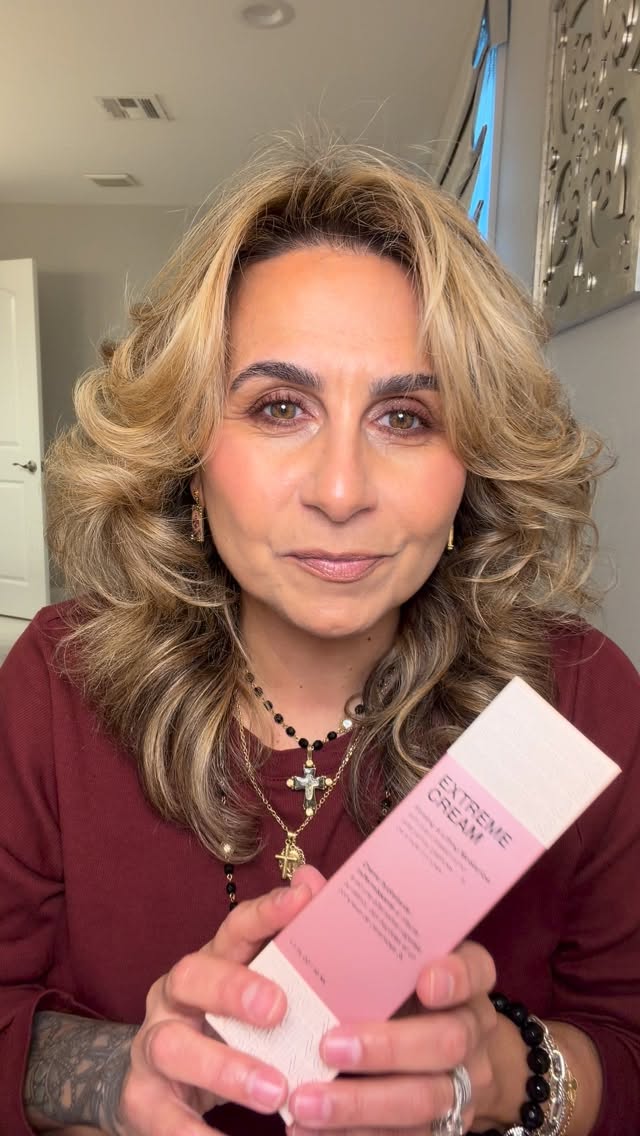 Instagram post by @cakebosslisa4811 for INNBEAUTY PROJECT. Caption reads: Giveaway time!!! I’ve teamed up with....