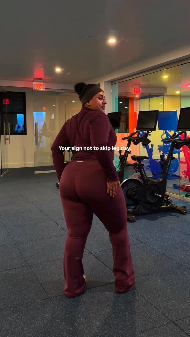 Instagram post by @itslessslyy for Diosa Fit. Caption reads: Pretty girls don’t skip leg day 👀

This is the....