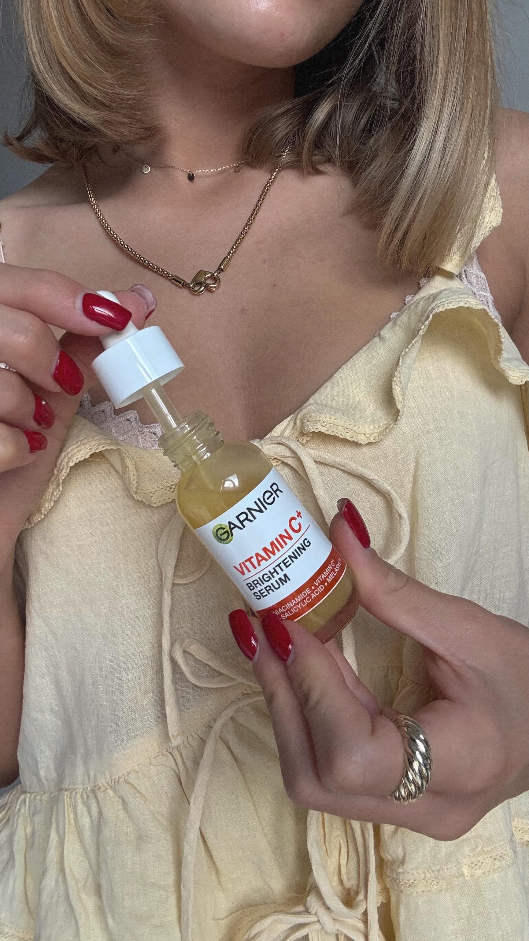 Instagram post by @kat_chojnacka for Garnier. Caption reads: Jeśli chcecie cieszyć się skórą jak po wakacjach,....