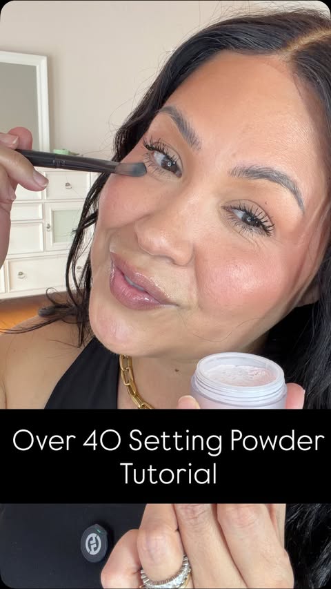 Instagram post by @veronicashavie for Laura Mercier. Caption reads: How to use setting powder over 40! I learned this....