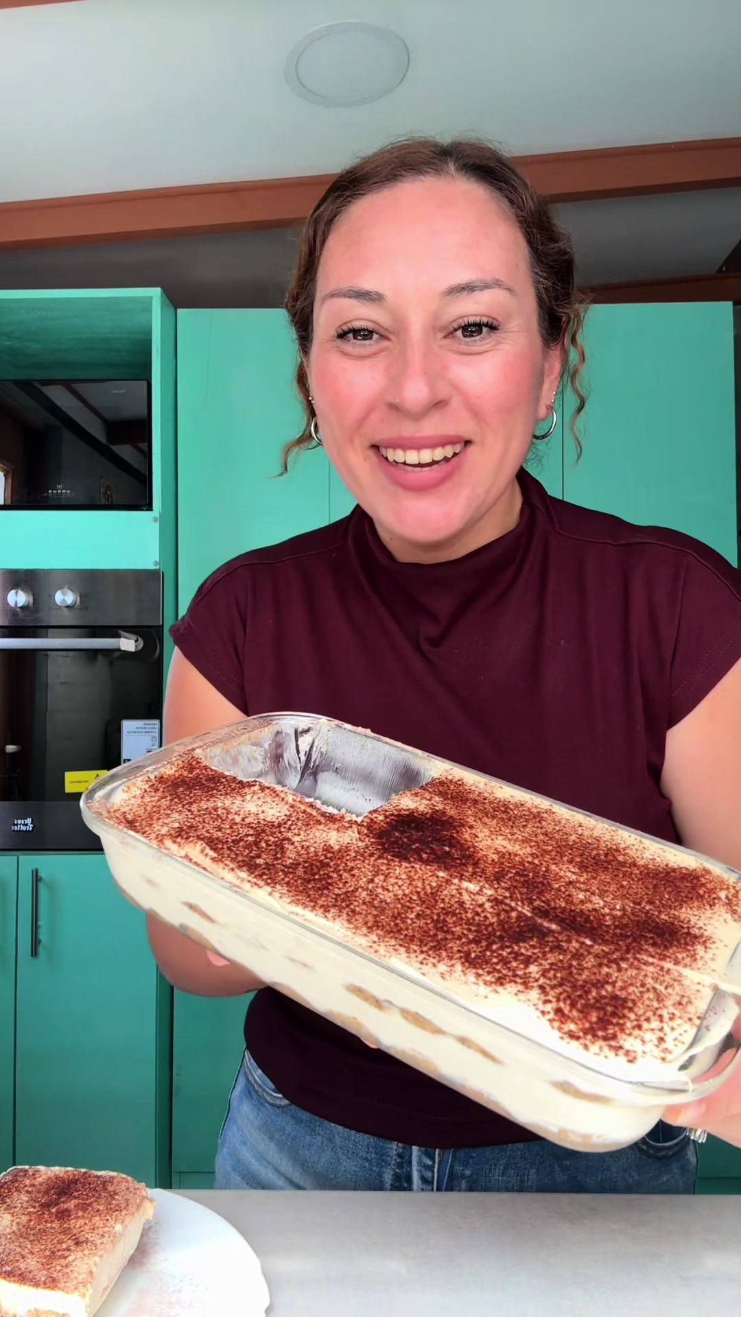 TikTok post by @kariitoo.cs for Santa Isabel. Caption reads: Tiramisú Navideño🎄 junto a @Santa Isabel #receta....