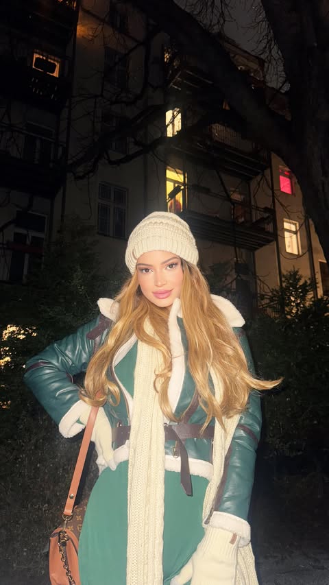 Instagram post by @oumou_official for Voghion. Caption reads: [...] Valentine’s Day: Exclusive 15% OFF ❤️....