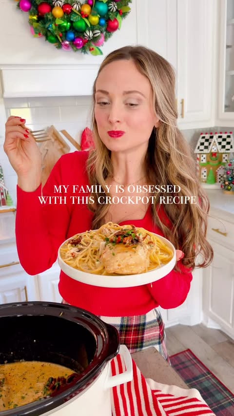Instagram post by @lifebyleanna for Lifeway Foods. Caption reads: This crockpot Marry Me Chicken is on repeat over....