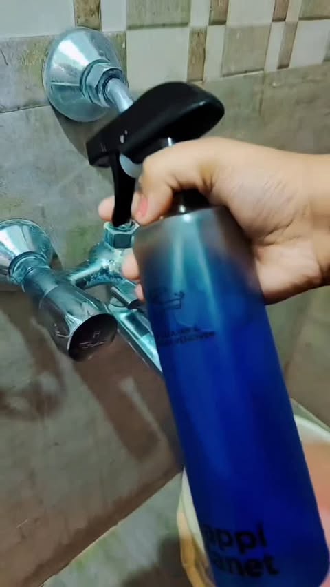 Instagram post by @twin_broz_littlegolumolu for Happi Planet. Caption reads: POV: You thought those white Tap stains would....