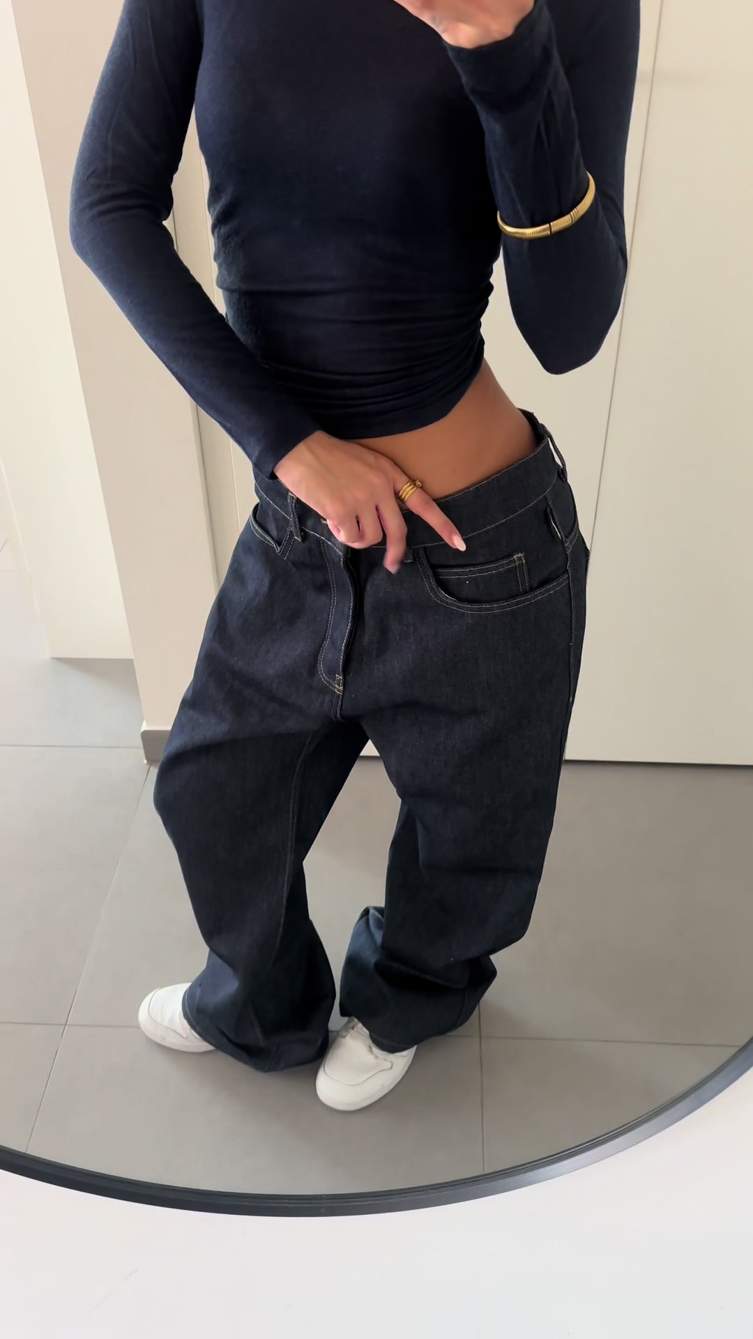 TikTok post by @largadergiulia for Lucid Club. Caption reads: 😮‍💨 @Lucid Club.