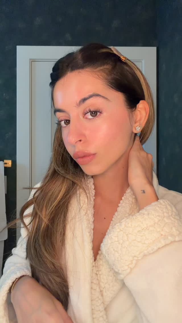 Instagram post by @vs.uals for dalbaglobal. Caption reads: Skincare as my primer or nothingg 💛 d’Alba Vita....