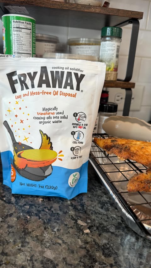 Instagram post by @thedopecurator for FryAway. Caption reads: [...] about my new sustainable kitchen hero....