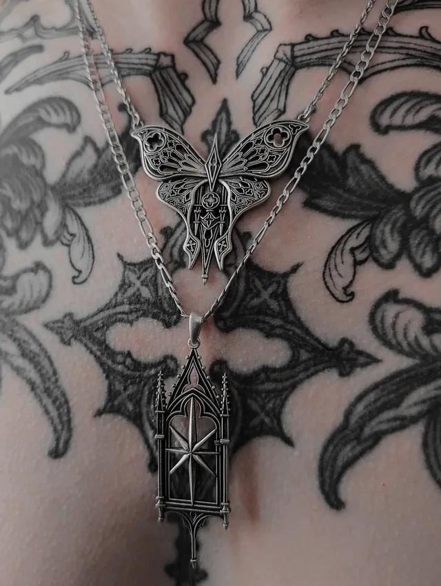 Instagram post by @kllsym for Restyle.pl. Caption reads: [...] in the new jewellery pieces from @restyle.pl....