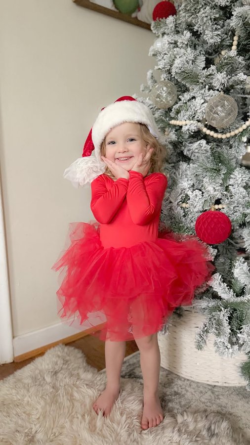 Instagram post by @jessica.mcdanie.l for iloveplum. Caption reads: One week countdown til Santa’s arrival 🎅🏼 
We....