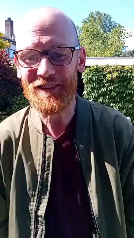 Instagram post by @caveman010 for Kruidvat. Caption reads: Jij kan ook een steentje bijdragen om....
