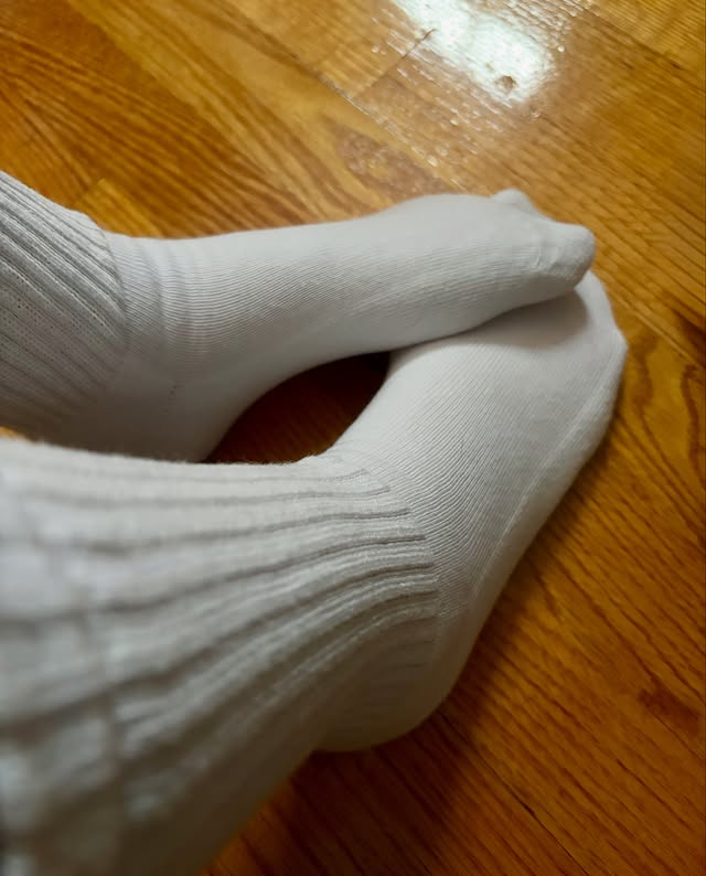 Instagram post by @angelareviews175 for Hanes. Caption reads: Hanes cotton soft crew socks. This sock truly....