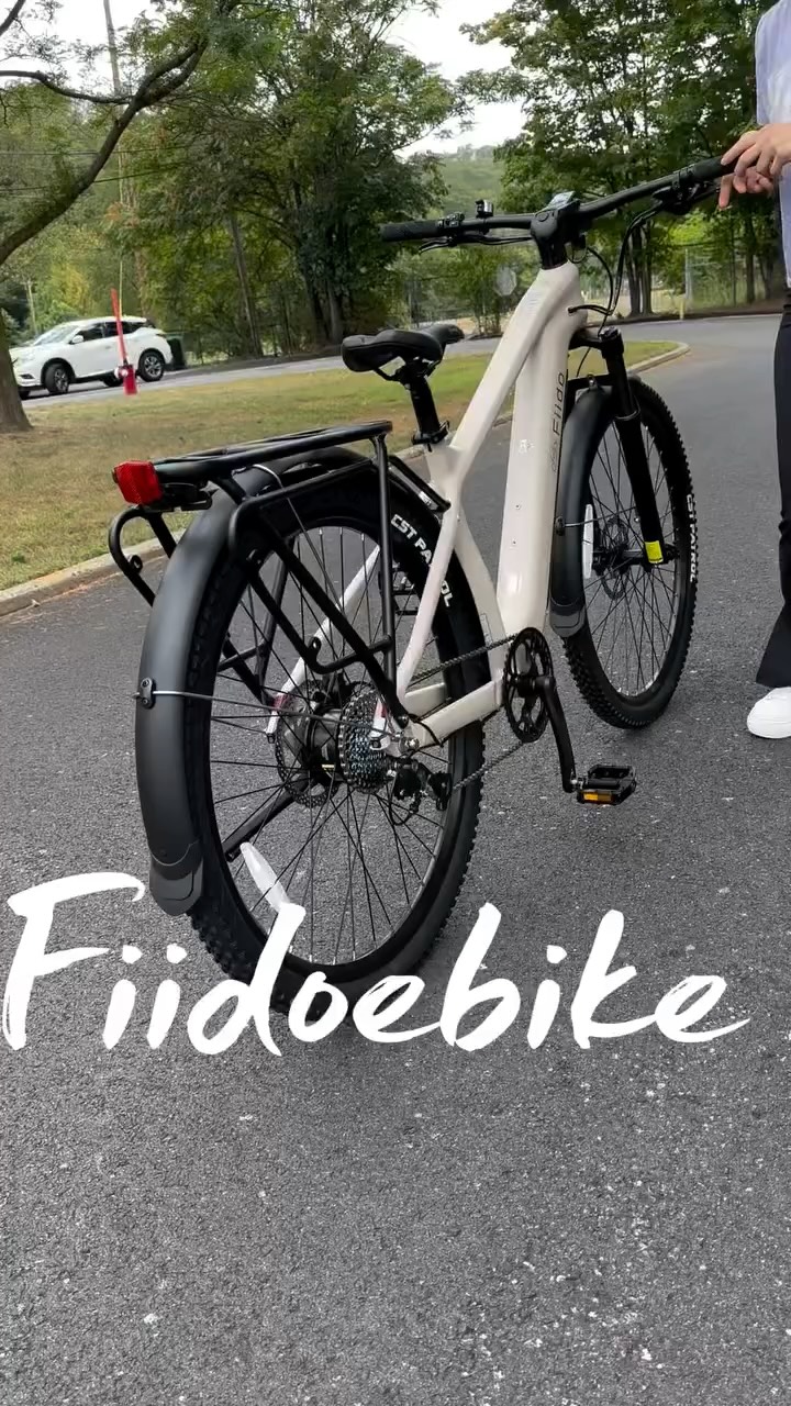 Instagram post by @life_in_america0811 for Fiido. Caption reads: Absolutely loving the Fiido Nomads Trekking....