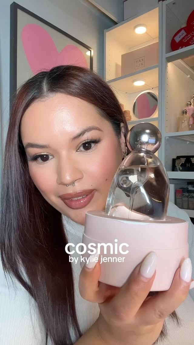 Instagram post by an influencer for Kylie Cosmetics. Caption reads: [...] #kyliejenner #kyliecosmetics.