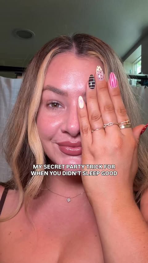 Instagram post by @vanezznezz for goPure. Caption reads: cats outta the bag 😛✨ @gopurebeauty launched this....
