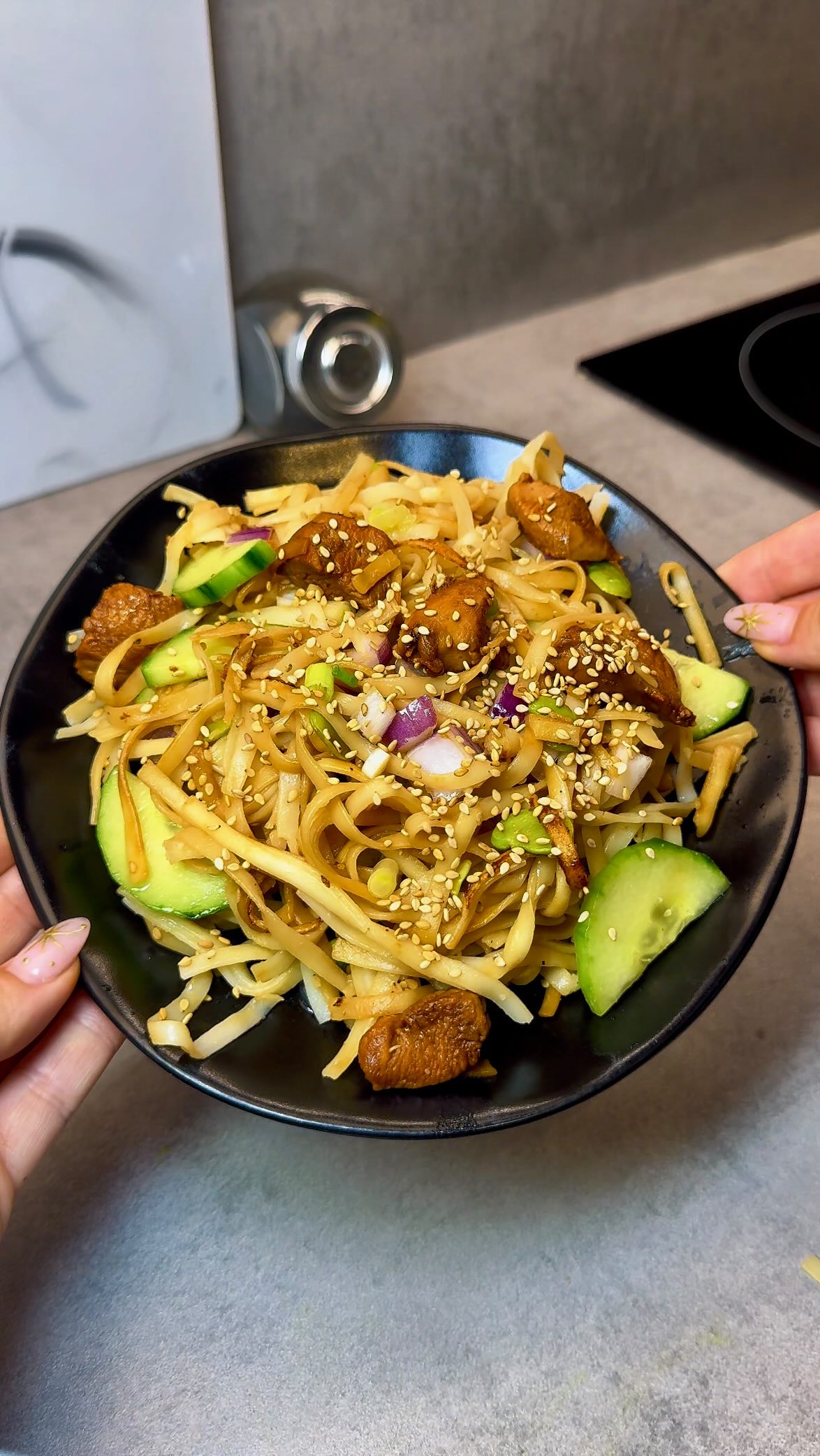 Instagram post by @jessie_naturopathie for Quitoque. Caption reads: SALADE EXPRESS POULET AU MIEL 😋 | 52G de....