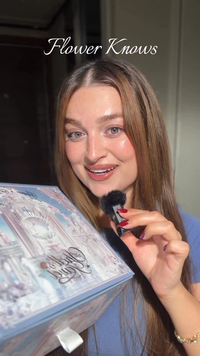 Instagram post by @mavikadar for Flower Knows. Caption reads: Bu markaya aşığım diyebilirim… ✨🫶🏻 O kadar....