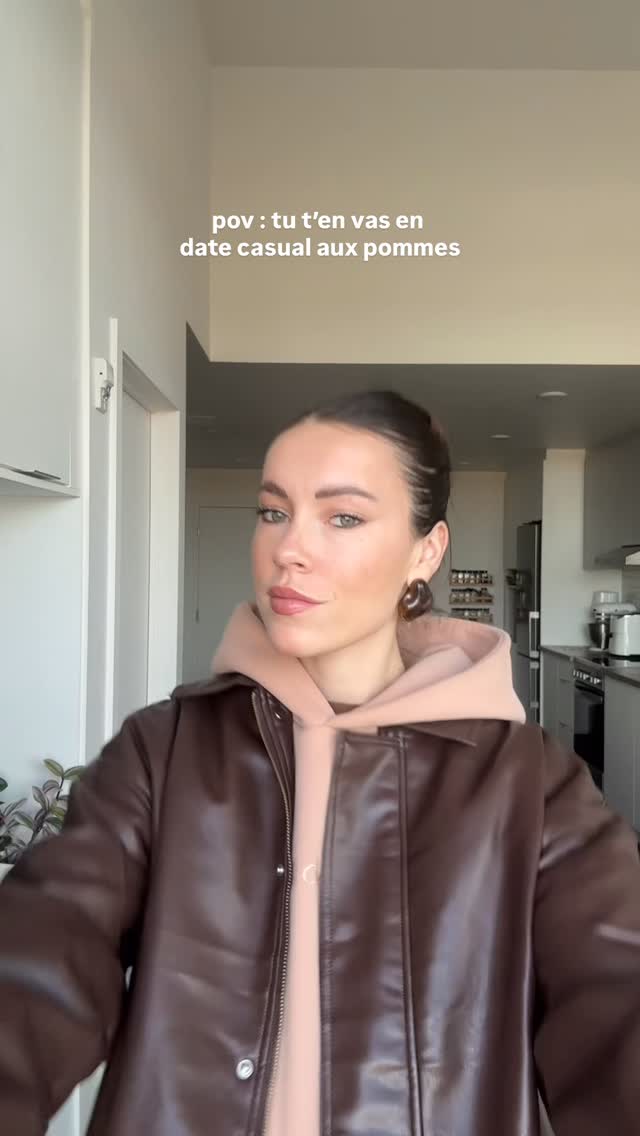 Instagram post by @jessica.roux for callitspring. Caption reads: [...] plus hautes pommes de l’arbre…. 🍎....