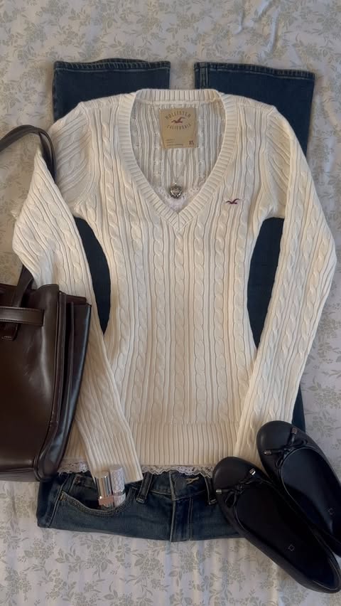 Instagram post by @lilyofthevalley081 for Hollister. Caption reads: [...] The jumper feels so Rory Gilmore!!🍁....