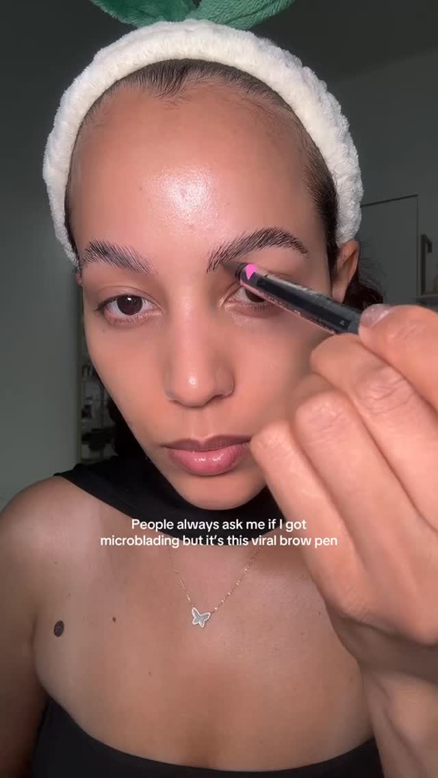 Instagram post by @xo.xo.darlin for iMethodBeauty. Caption reads: Perfect Brows Made Easy!
Achieve natural, flawless....