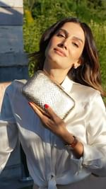 Instagram post by @ruyabuyuktetik for Nine West. Caption reads: @ruyabuyuktetik ile bu sezonun en trend stillerini....